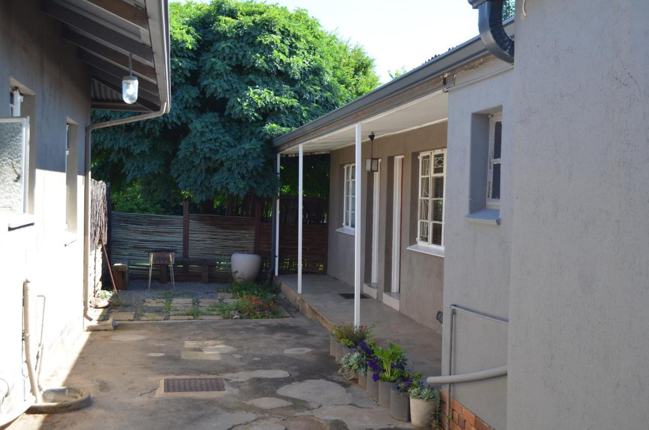 A & R Guesthouse Bloemfontein Exterior foto